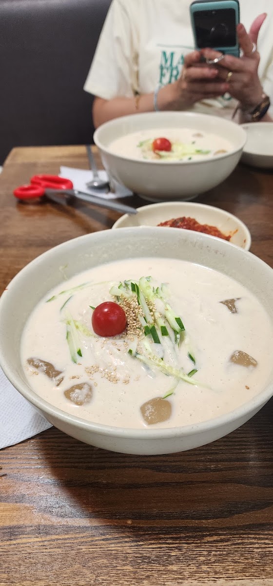 Myeongdong Kalguksu-7